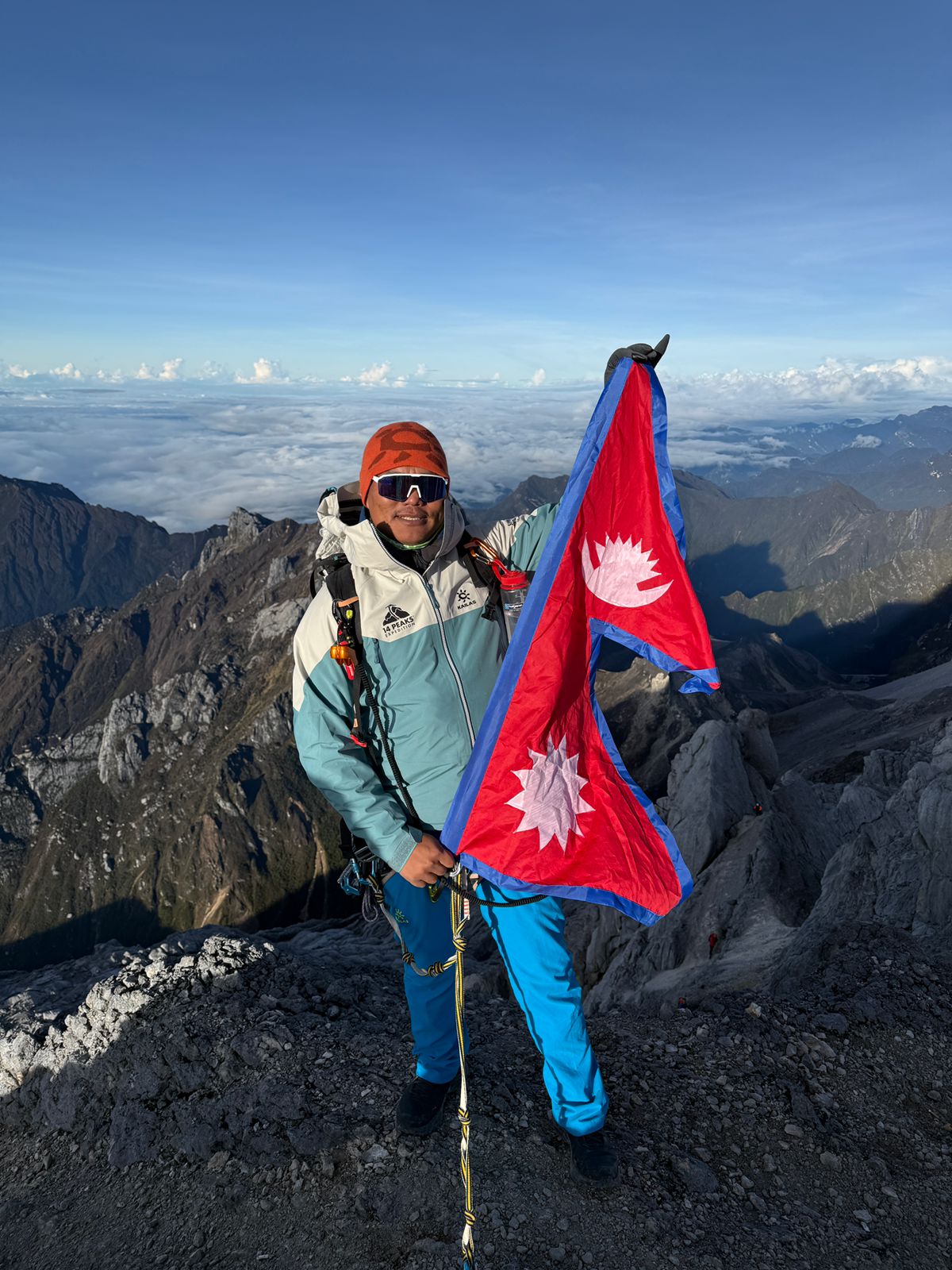 Makalu Lakpa completes four of seven summits